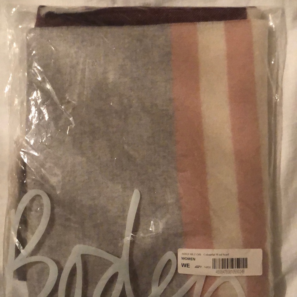 NIP BODEN Wool Scarf beautiful present